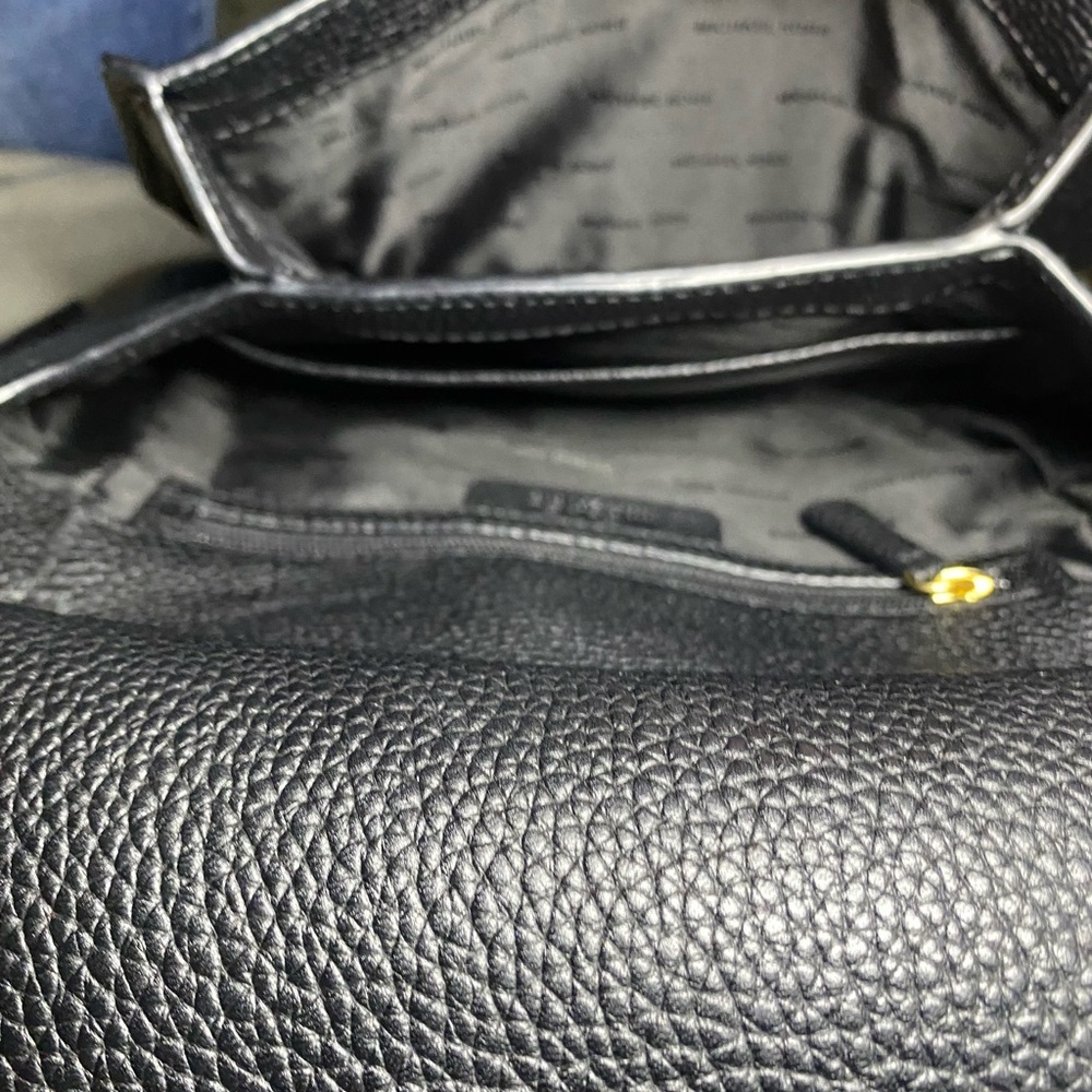 EUC Black Michael Kors Maxine Leather Saddle Bag/ Gold Hardware - Picture 7 of 9